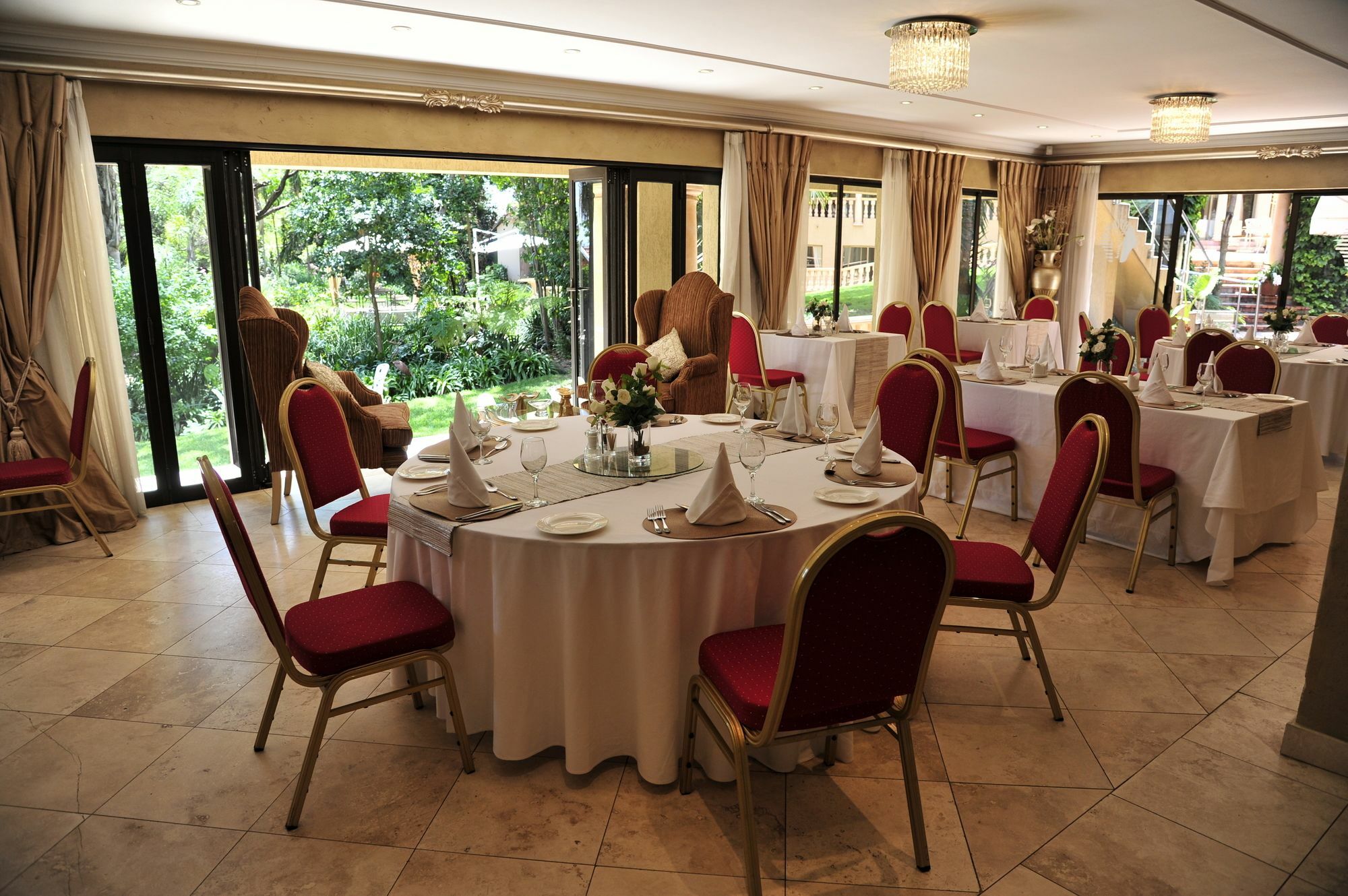 House Of Pharaohs And Conference Centre Hotell Johannesburg Exteriör bild