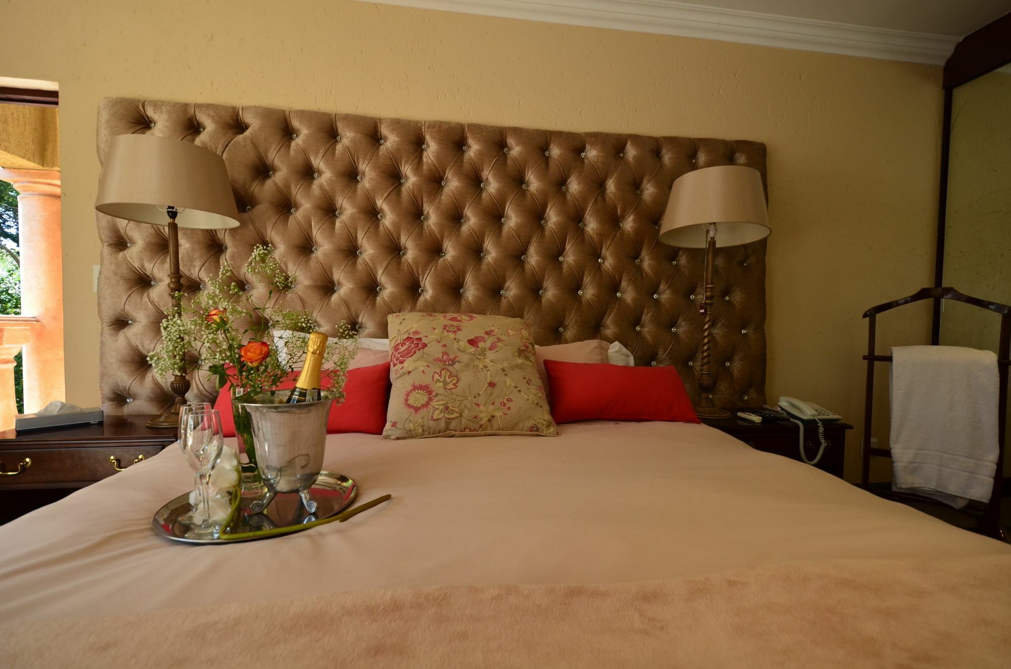 House Of Pharaohs And Conference Centre Hotell Johannesburg Exteriör bild